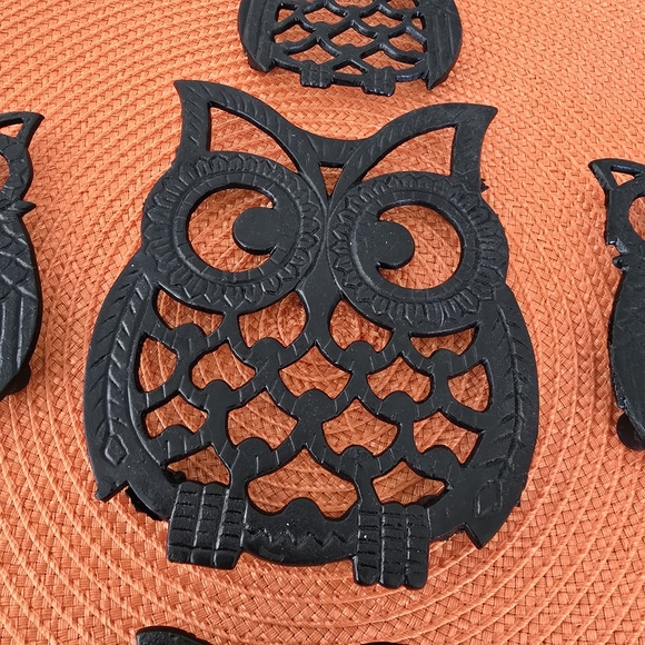 Vintage Owl Design Cast Iron Trivet ~[Set of 5] Trivet & Coasters - Picture 2 of 10